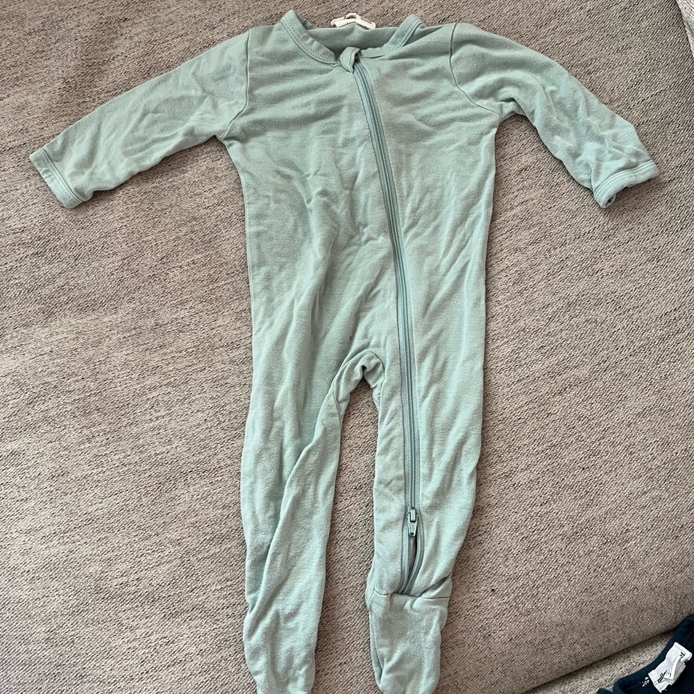 COPY - Kyte Footie in green 0-3 months
